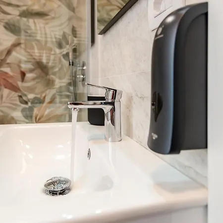 شقة Stayeasy Sauli - 2 Bedrooms, 2 Bathrooms - Station ميلان